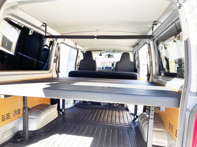 200系ハイエースDX 3本目追加用バー 車内キャリア